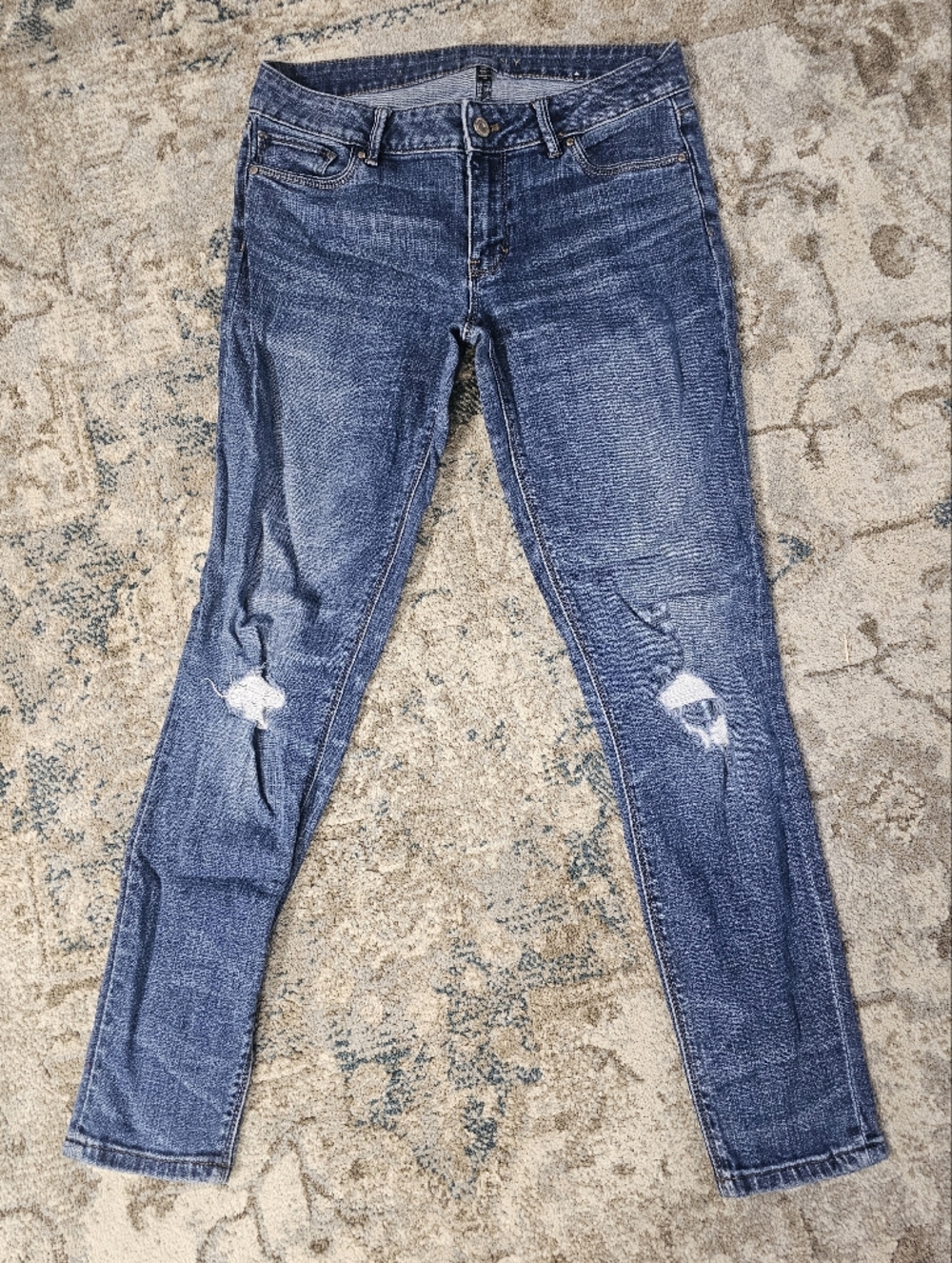 WHBM Women’s Skinny.  Size 2 .Distressed Skinny Jeans - Blue